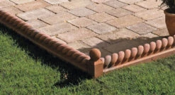 Victorian Rope Top Edging Red/Black 590 X 180 X 50mm (30 Pack)