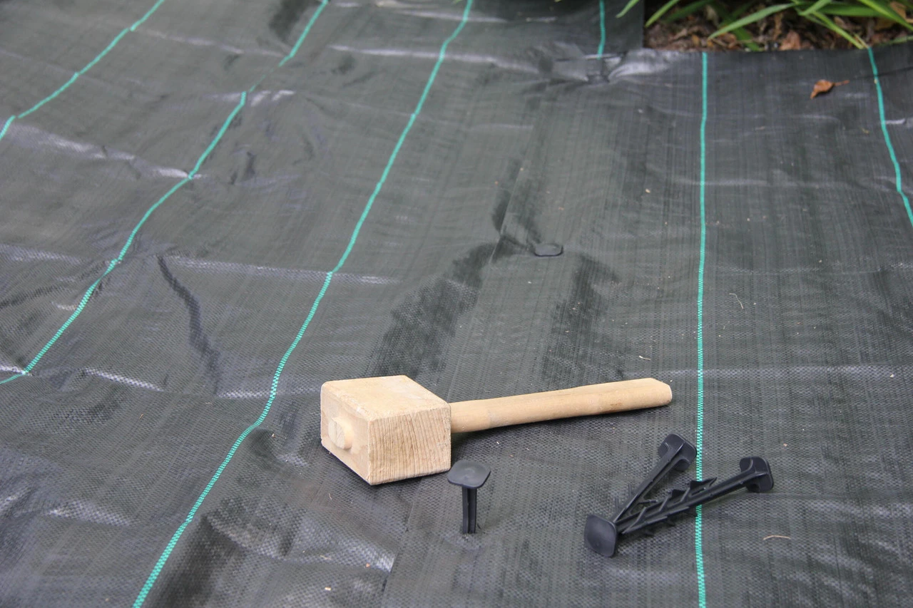 Growtivation GWF45 Groundtex Woven Geo Fabric 11000 X 4500mm 2 Growtivation GWF45 Groundtex Woven Geo Fabric 11000 X 4500mm - Image 2